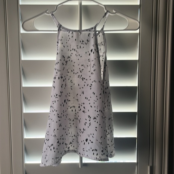 White tank top - Picture 2 of 2